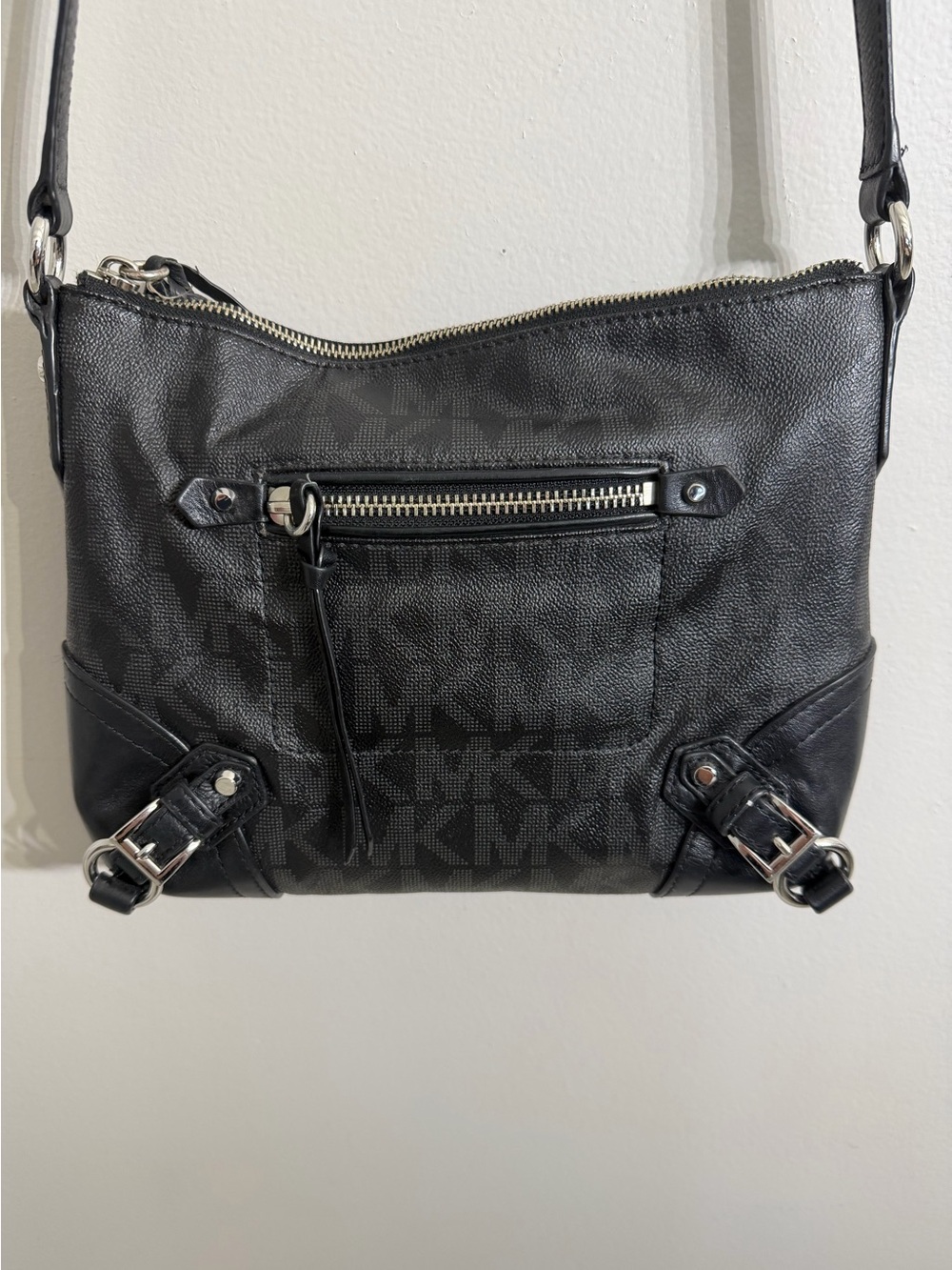 Michael Kors Fallon Medium Messenger Bag - Picture 5 of 6